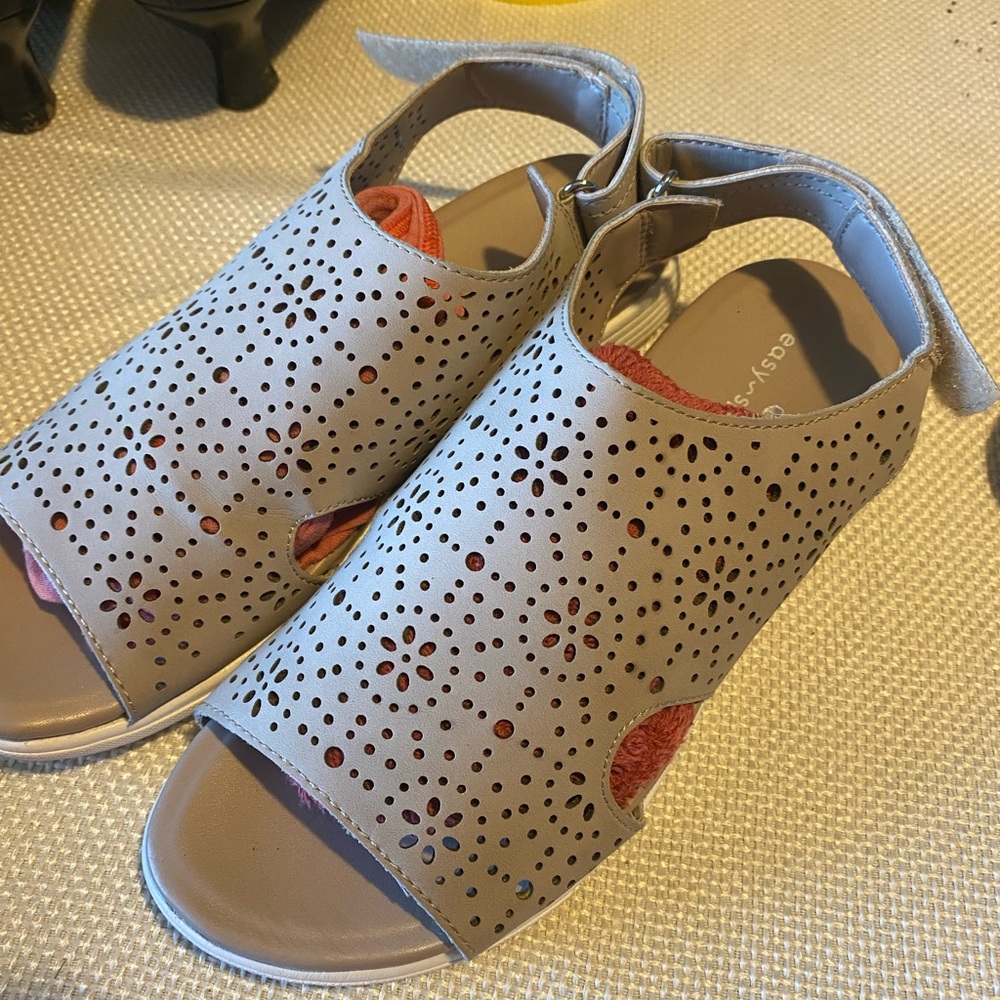 Easy Spirt sandals